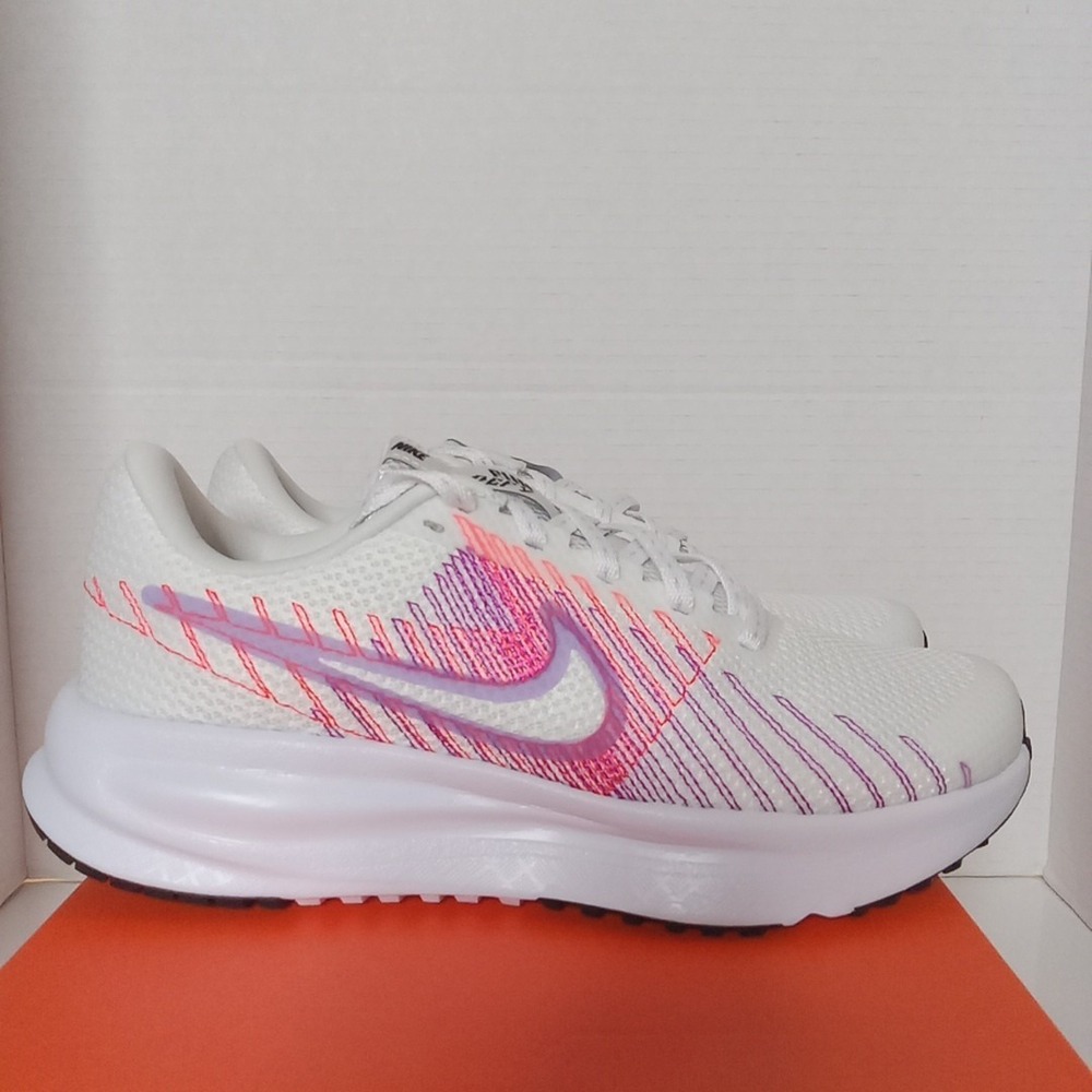 Nike Run Defy Performance Running‎ Shoes Women's Size 6.5 White Pink HM9593-102